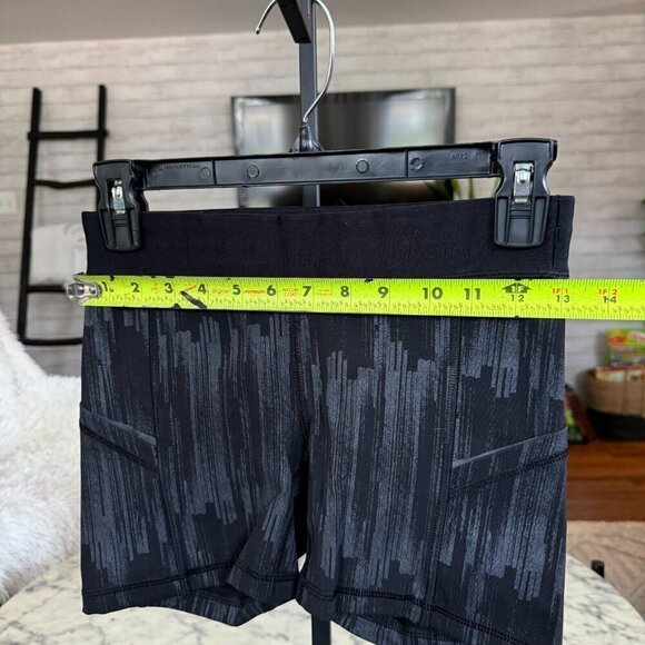 Lululemon What The Sport Short Full-On Luxtreme Scratch Match Black Multi Size 4 - Picture 6 of 8